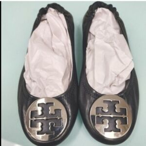 Tory Burch Black Flats with Silver Logo GOOD CONDITIONS 😍🥰🤩